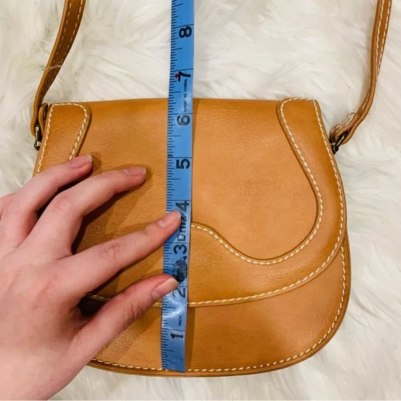 3/$15 Universal Thread Faux Leather Crossbody Bag - Picture 13 of 15